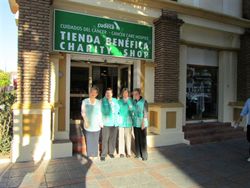 La Tienda Benéfica de Cudeca de Fuengirola se traslada a otro local